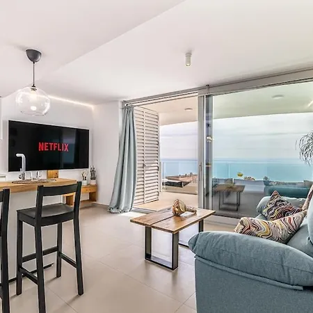 Beachfront Paradise With Spectacular Sea View *