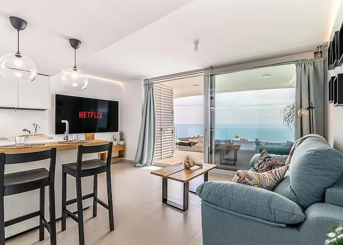 Beachfront Paradise With Spectacular Sea View *