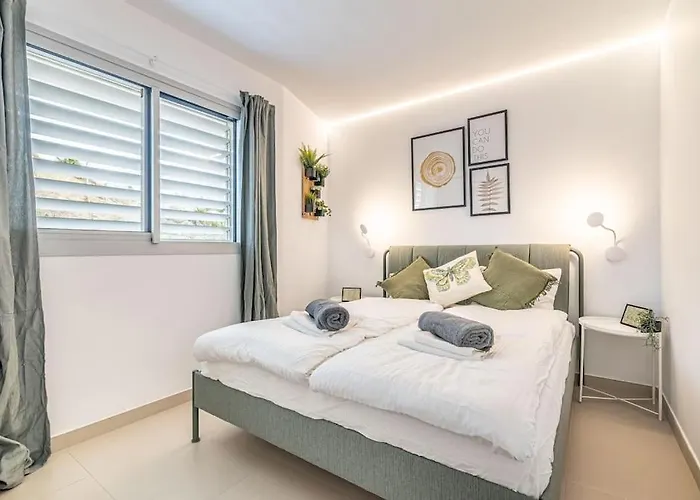 Beachfront Paradise With Spectacular Sea View 푸엔히롤라