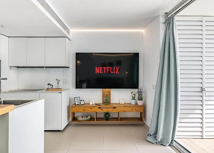 Beachfront Paradise With Spectacular Sea View 아파트 푸엔히롤라